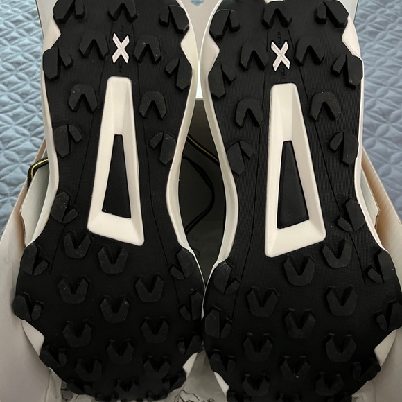 La Sportiva Black and Yellow Prodigio Pro Shoes - Picture 3 of 9